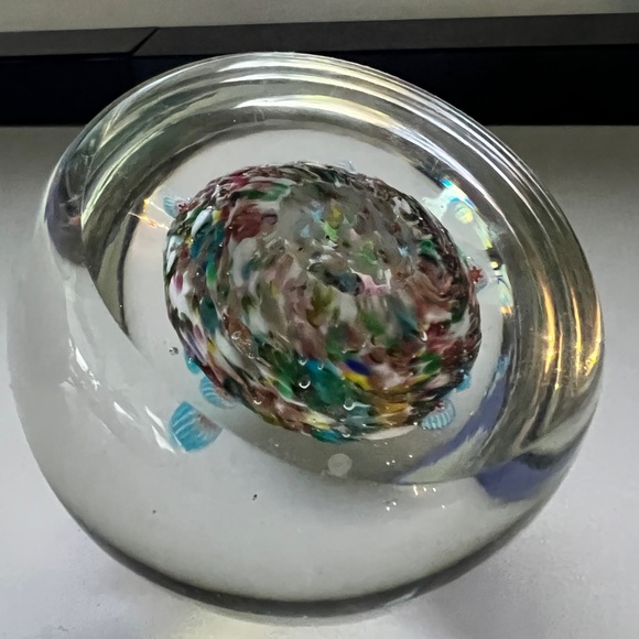 Vintage Pretty Millefiori Dome Glass Paperweight - Picture 4 of 4